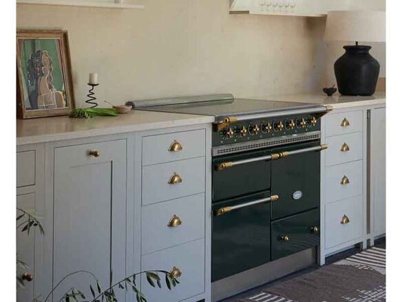 Aga Traditional Cast Iron Range Cooker  3Oven Gas portrait 13