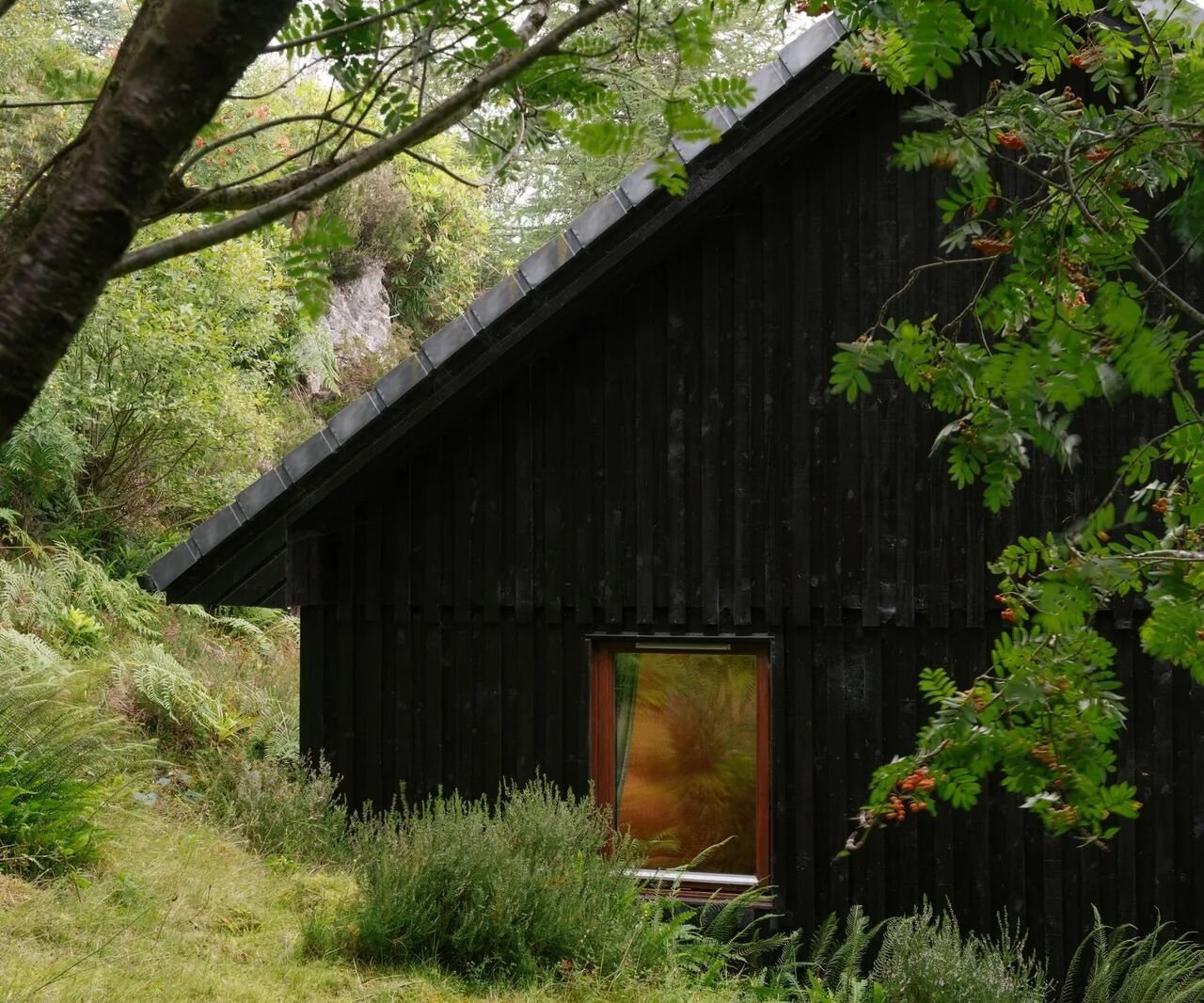 borradill rental cottage on the west coast of scotland by claire mookerjee of mookerjee design 22  